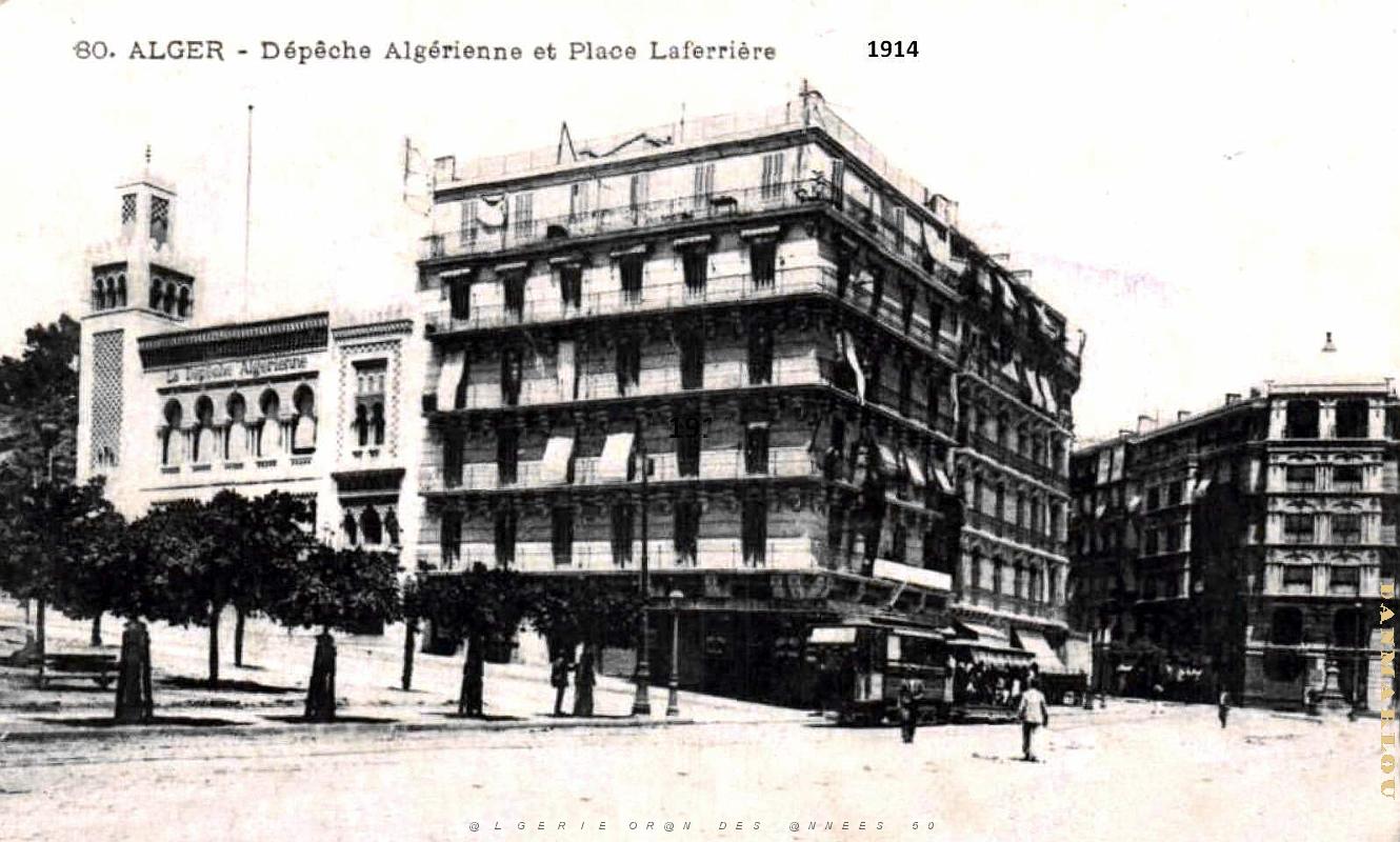 Alger - Place Laferriere et Depeche Algerienne - 1914.jpg